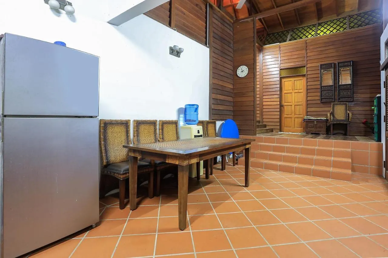 Oyo Home 90256 Rb Beach Homestay Malacca Hotel