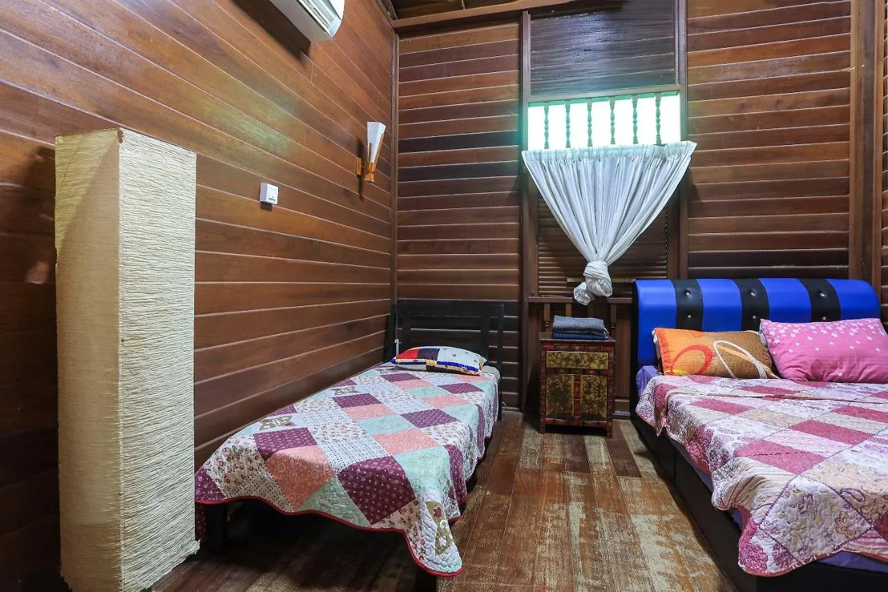 Oyo Home 90256 Rb Beach Homestay Malacca 2*,  马来西亚