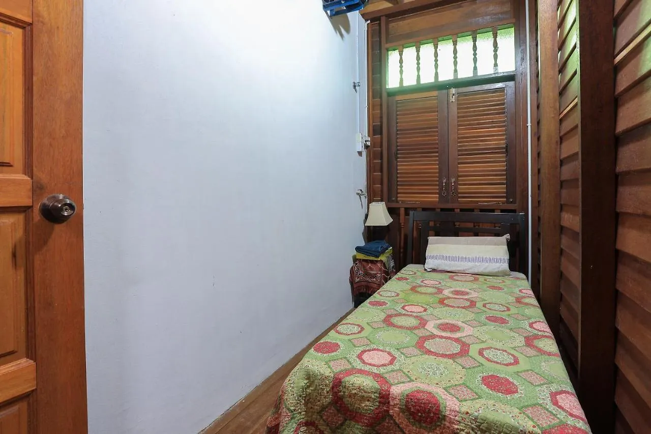 Oyo Home 90256 Rb Beach Homestay Malacca